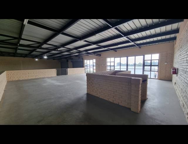 712M² WAREHOUSE TO LET IN POMONA